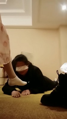 图片[3]_套路直播视频【宝宝S】开发闺蜜做狗-舔脏鞋/闻舔白袜 bf26161_绳缚吧