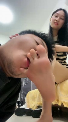 图片[10]_套路直播视频【艾莉】舔运动鞋/臭白袜脚捂脸/舔脚趾缝 bf26157_绳缚吧