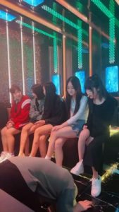 套路直播视频【精神小妹】5S-真实歌舞厅开发陪酒小妹-原味袜辱/骑马 bf26158_绳缚吧