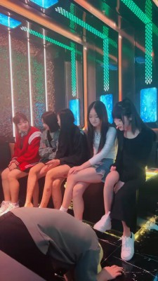 套路直播视频【精神小妹】5S-真实歌舞厅开发陪酒小妹-原味袜辱/骑马 bf26158_绳缚吧