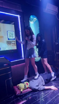 图片[11]_套路直播视频【精神小妹】5S-真实歌舞厅开发陪酒小妹-原味袜辱/骑马 bf26158_绳缚吧