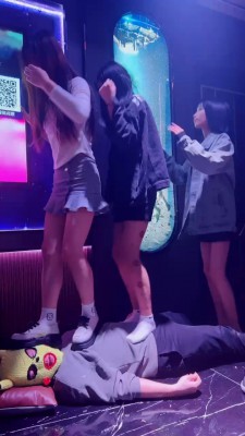 图片[12]_套路直播视频【精神小妹】5S-真实歌舞厅开发陪酒小妹-原味袜辱/骑马 bf26158_绳缚吧