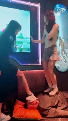 图片[7]_套路直播视频【精神小妹】双S-KTV-全体重踩踏/舔鞋逗狗 bf26153_绳缚吧