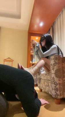 图片[4]_套路直播视频【KiKi】双狗争宠比赛-提档/遛狗/运动鞋踩踏/棉袜跪舔【完整版】 bf26465_绳缚吧