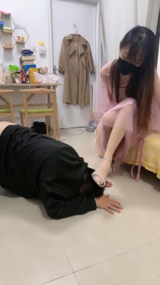 图片[2]_套路直播视频【美娜格格】纱裙女神连环耳光调/浓痰吐狗脸【双视角版】 bf26451_绳缚吧