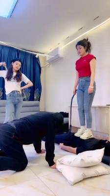 图片[8]_套路直播视频【凉爽S】双S踢踹/藤条抽/人体烟灰缸【双视角版】 bf26373_绳缚吧