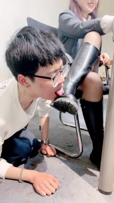 图片[4]_套路直播视频【语阳S】双狗VS双S-强制舔脏鞋/人体座椅【双视角版】 bf26414_绳缚吧