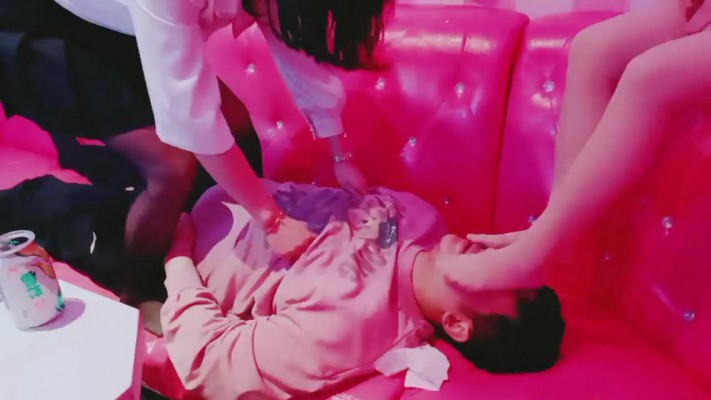 图片[6]_套路直播视频【bibi团】双S-KTV-长靴黑丝全体重踩踏-转胯 bf26318_绳缚吧