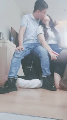 图片[3]_套路直播视频【小欣欣】情侣主辱绿帽-骑马坐垫/舔臭脚踩踏 bf26270_绳缚吧