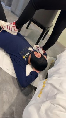 图片[6]_套路直播视频【彼岸花S】重度鞭打运动鞋踩踏刑虐 bf26262_绳缚吧