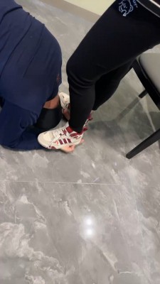 图片[7]_套路直播视频【彼岸花S】重度鞭打运动鞋踩踏刑虐 bf26262_绳缚吧