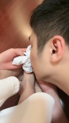 套路直播视频【桃幼幼】反绑强制鞭打踩踏/骑马/洗脚水窒息 bf26361_绳缚吧