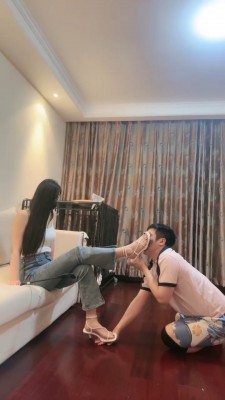 图片[2]_套路直播视频【桃幼幼】反绑强制鞭打踩踏/骑马/洗脚水窒息 bf26361_绳缚吧