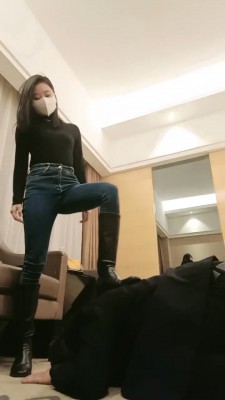 套路直播视频【御神】长靴全体重踩踏/转胯遛狗/闻舔原味白袜脚 bf26432_绳缚吧