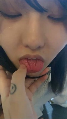 图片[8]_套路直播视频【绿子】开发萝莉闺蜜-舔白丝/高跟踩/转胯口水洗脸【完整版】bf26357_绳缚吧