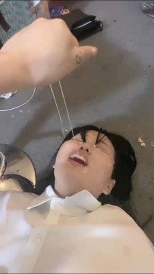 图片[11]_套路直播视频【绿子】开发萝莉闺蜜-舔白丝/高跟踩/转胯口水洗脸【完整版】bf26357_绳缚吧