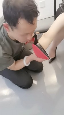 图片[7]_套路直播视频【美帝S】重刑-针扎-高跟大力踩踏碾压-灌圣水【完整版】bf26289_绳缚吧