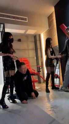 图片[5]_套路直播视频【狐狸女皇】三主-SM主题酒店玩/轮流鞭打/长靴踩踏 三视角+花絮 bf26185_绳缚吧