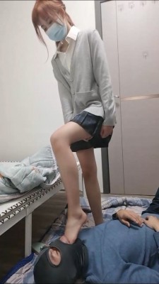 图片[8]_套路直播视频【小亿S】素人学生主白袜调-裸足白袜脚深喉 bf26356_绳缚吧