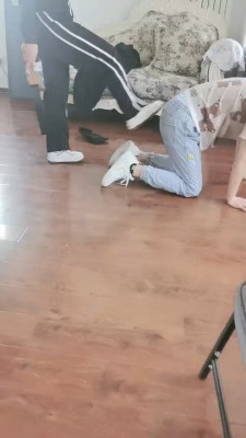 图片[3]_套路直播视频【妖玲】运动鞋白袜气味羞辱-遛狗 bf26363_绳缚吧