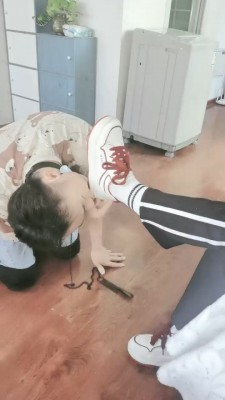 图片[6]_套路直播视频【妖玲】运动鞋白袜气味羞辱-遛狗 bf26363_绳缚吧