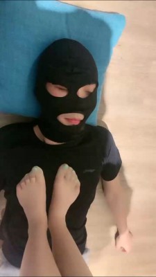 图片[4]_套路直播视频【伊伊】小白鞋女神胯下辱-肉丝捂狗-骑马闻鞋子 bf26323_绳缚吧