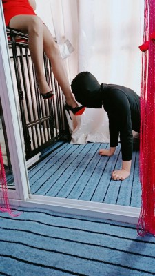 套路直播视频【bibi团】高跟疯狂插嘴-舔闻黑丝玉足 bf26309_绳缚吧
