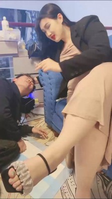 图片[4]_套路直播视频【宝珠姐姐】蹂躏追求者-耳光抽+全体重踩踏 bf26304_绳缚吧