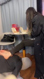 套路直播视频【暴躁小溪】骑马人肉坐垫/喝圣水/鞋踩喂食 bf26215_绳缚吧