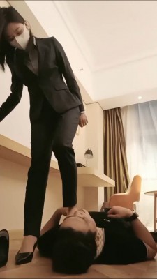 图片[2]_套路直播视频【御神】白领下班调-高跟踩踏/耳光/强迫闻鞋窝 bf26250_绳缚吧