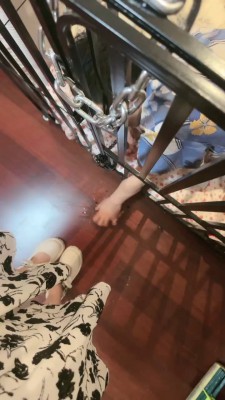图片[9]_套路直播视频【桃幼幼】关狗笼圈养-恋足舔脚-伺候洗脚 bf26404_绳缚吧