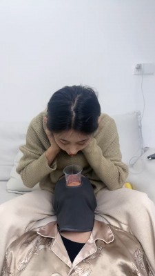 套路直播视频【狗哥】超强重口专场-口水+咀嚼物喂食/闻舔原味白袜 bf26386_绳缚吧