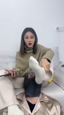 图片[4]_套路直播视频【狗哥】超强重口专场-口水+咀嚼物喂食/闻舔原味白袜 bf26386_绳缚吧