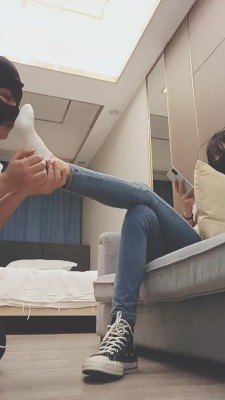 图片[2]_套路直播视频【美娜格格】高帮帆布鞋白棉袜辱狗/喝圣水/转胯 bf26382_绳缚吧