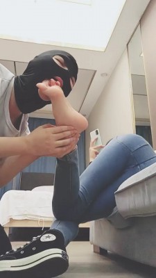 图片[4]_套路直播视频【美娜格格】高帮帆布鞋白棉袜辱狗/喝圣水/转胯 bf26382_绳缚吧