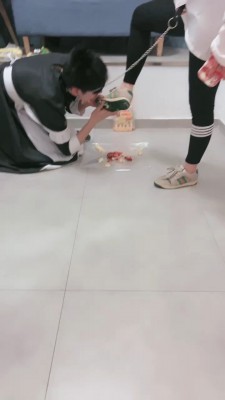 图片[2]_套路直播视频【晚晚】运动鞋踩踏喂食/喝洗脚水 bf26378_绳缚吧