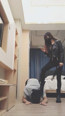 图片[6]_套路直播视频【美娜格格】夜店女神马丁靴碾头坐头/酸奶浓痰喂养/腿绞钻胯 bf26375_绳缚吧