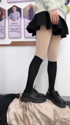 图片[4]_套路直播视频【狗哥】兔兔S过膝袜首调狗-吃袜子 bf26368_绳缚吧