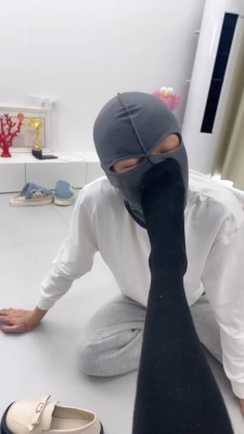 图片[8]_套路直播视频【狗哥】过膝袜S全体重踩踏-骑马转胯-臭脚捂脸 bf26421_绳缚吧