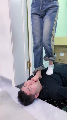 图片[7]_套路直播视频【麋鹿银儿】白棉袜脚重度踩踏/深喉脚耳光/骑马溜双狗 bf26416_绳缚吧