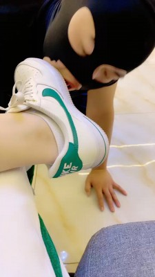 图片[7]_套路直播视频【冷鸢大大】运动鞋白棉袜踩踏-重度踢踹-棒子鞭打 bf26419_绳缚吧