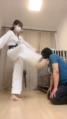 套路直播视频【美学】跆拳道女神踢踹/强制舔裸足/跪地求饶 bf26413_绳缚吧