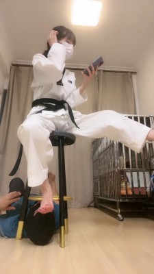 图片[7]_套路直播视频【美学】跆拳道女神踢踹/强制舔裸足/跪地求饶 bf26413_绳缚吧