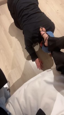 图片[2]_套路直播视频【伊莉】超臭原味白棉袜捂狗/高跟踩狗爪 bf26409_绳缚吧