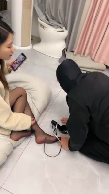 图片[2]_套路直播视频【一一S】开发新模特S-超强刷鞋底强迫吃/脏水压头窒息 bf26353_绳缚吧