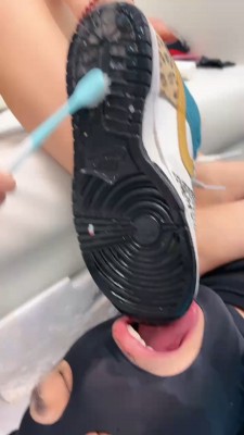 图片[9]_套路直播视频【一一S】开发新模特S-超强刷鞋底强迫吃/脏水压头窒息 bf26353_绳缚吧