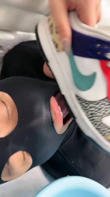 图片[10]_套路直播视频【一一S】开发新模特S-超强刷鞋底强迫吃/脏水压头窒息 bf26353_绳缚吧