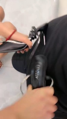图片[16]_套路直播视频【一一S】开发新模特S-超强刷鞋底强迫吃/脏水压头窒息 bf26353_绳缚吧