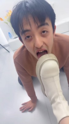 图片[4]_套路直播视频【狗哥】超美S-舔脏鞋底-鞭打踩踏喂食-臭脚捂脸 bf26294_绳缚吧