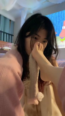 图片[4]_套路直播视频【橘子没熟】超美母畜-棉袜脚踩-叼袜子-羞涩舔脚 bf26299_绳缚吧